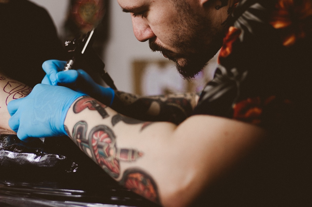 jak smarować tatuaż